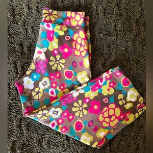 Brazilian Cropped Leggings Size Small floral colorful